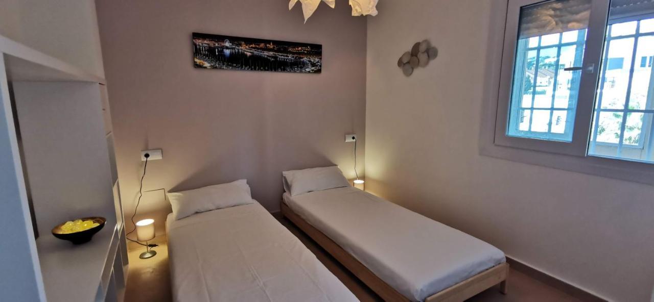 La Perla Cruise Apartment On Private Beach, Modern With Aircon & Wifi Benalmadena Luaran gambar