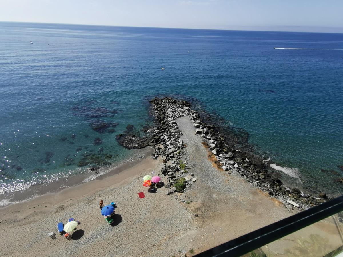 La Perla Cruise Apartment On Private Beach, Modern With Aircon & Wifi Benalmadena Luaran gambar
