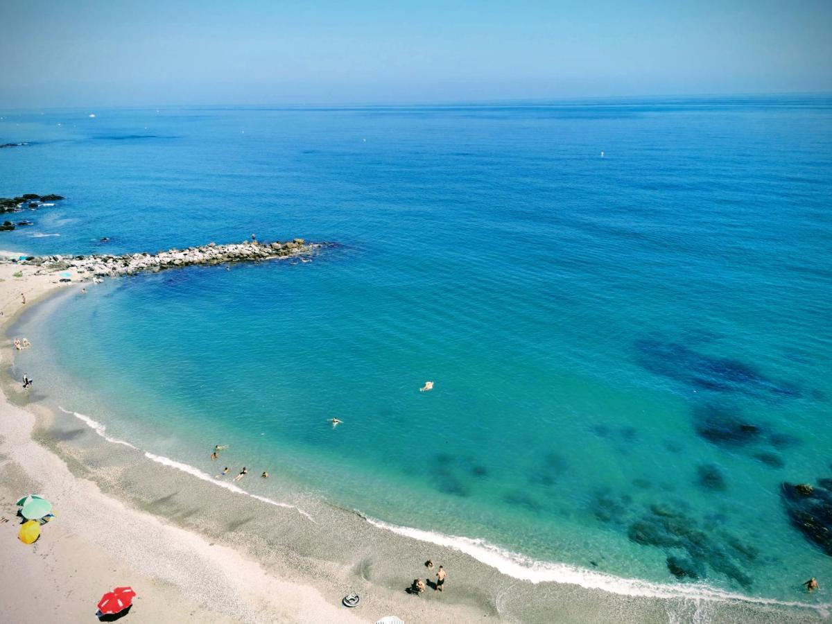 La Perla Cruise Apartment On Private Beach, Modern With Aircon & Wifi Benalmadena Luaran gambar
