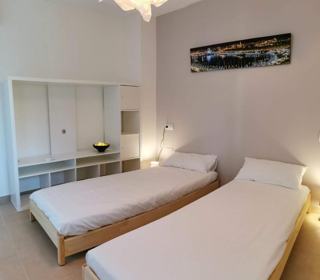 La Perla Cruise Apartment On Private Beach, Modern With Aircon & Wifi Benalmadena Luaran gambar